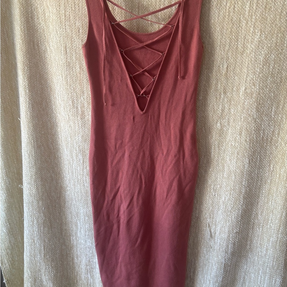 Chic Backless Dress in Deep Rose